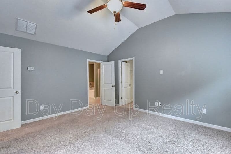 Suwanee House: 5605 Bright Cross Way