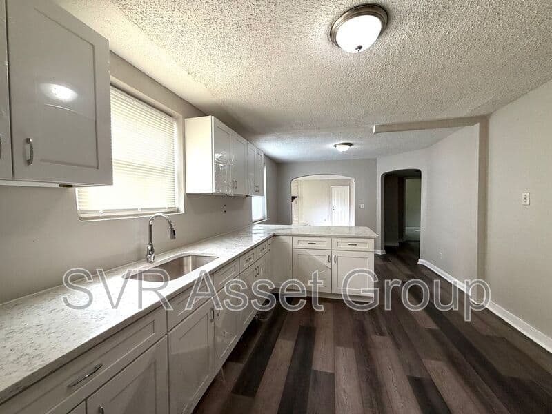 Jacksonville House: 9073 11th Ave