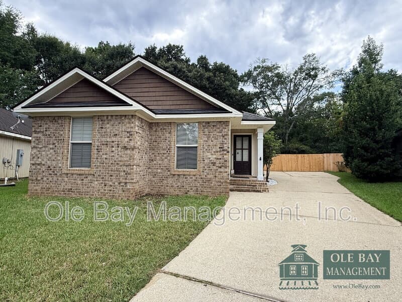 Mobile House: 18 Breydon Ct