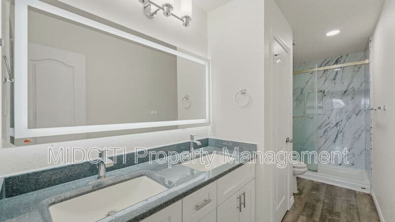 New Braunfels House: 3248 Northwest Blvd