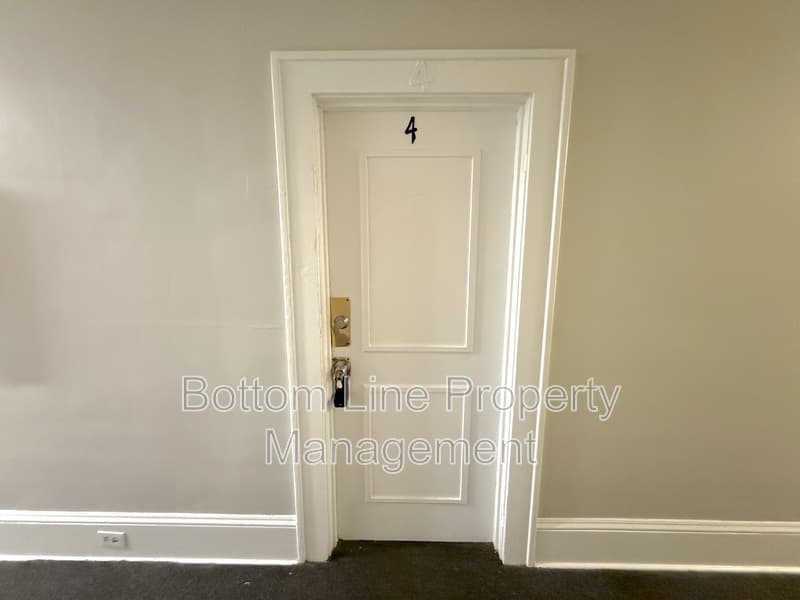 Charlotte Condo: 2100 7th St