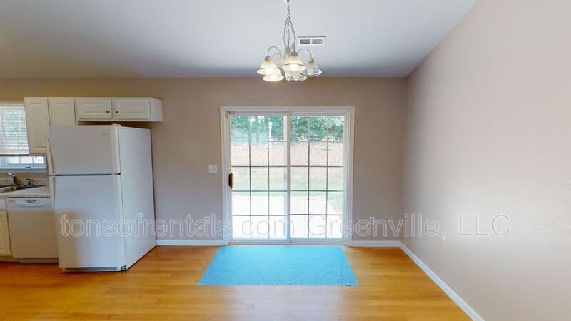 Lyman House: 226 Heatherbrook Drive