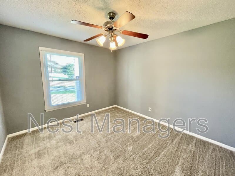 Fayetteville House: 7401 Paxton Drive