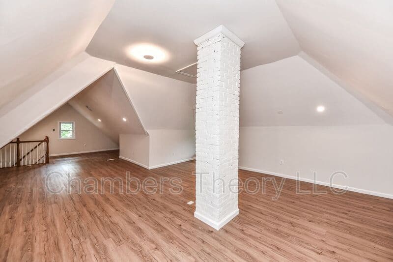 Dunn Loring House: 2415 Sandburg St