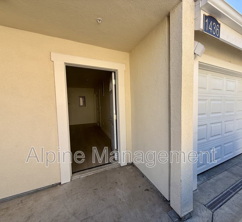 Oakland Condo: 1436 55th Avenue