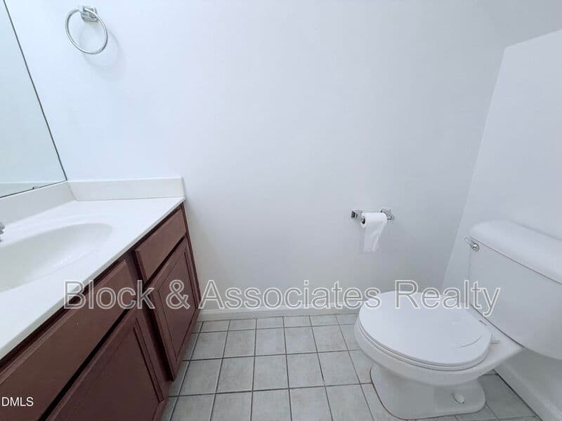 Raleigh House: 9915 Wasser Ct
