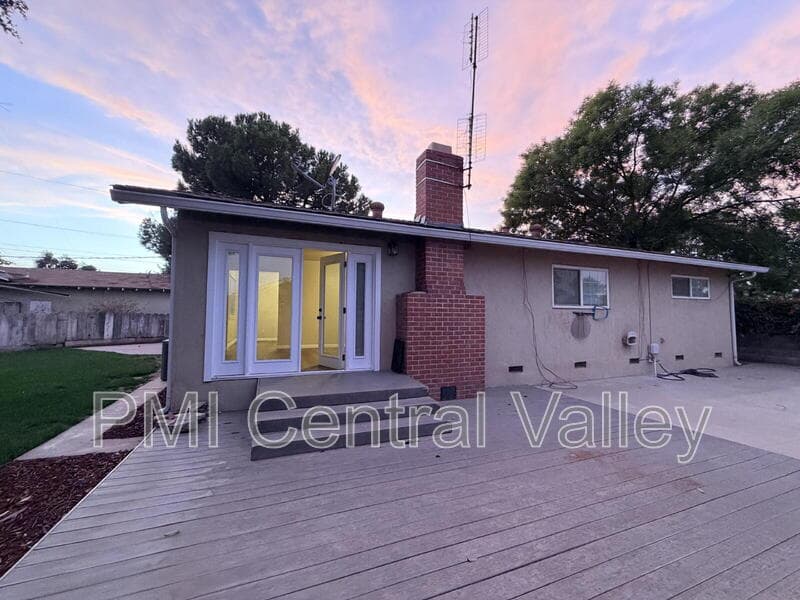 Merced House: 1280 Dodd Ct