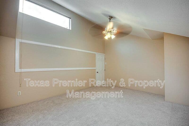 Houston Condo: 10811 Richmond Ave