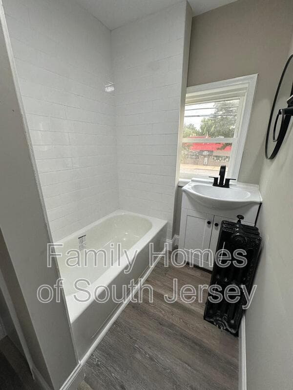 Upper Darby Apartment: 7307 W Chester Pike