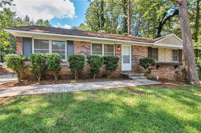 Forest Park House: 484 Evergreen Drive