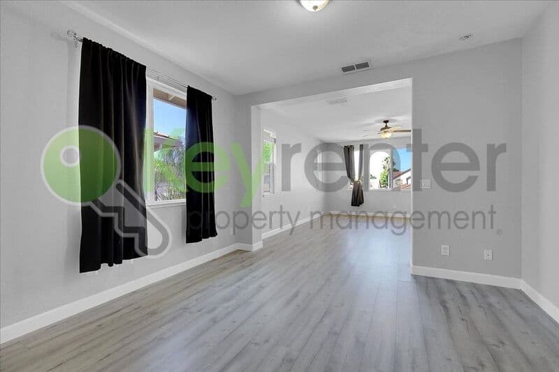 Lincoln House: 1740 Allenwood Circle