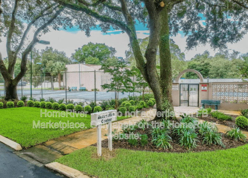 Tampa Condo: 14733 Norwood Oaks Dr