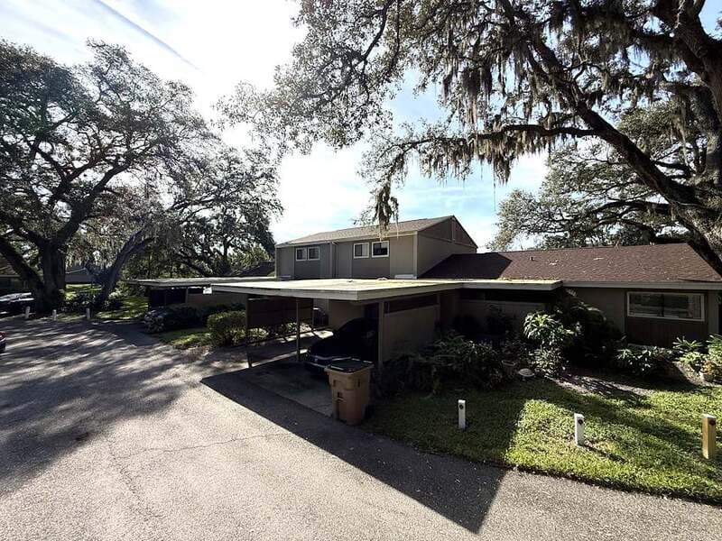 Temple Terrace Townhome: 8645 Lake Isle Drive - 1