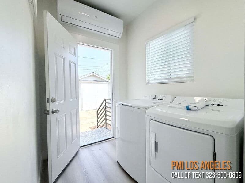 Los Angeles House: 1313 West 84th Place