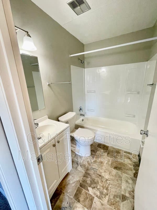 Cincinnati Condo: 1120 King Louis Court