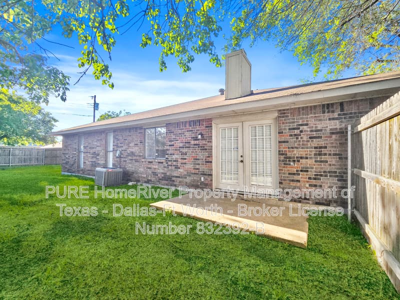 Rowlett House: 2713 Stanford St