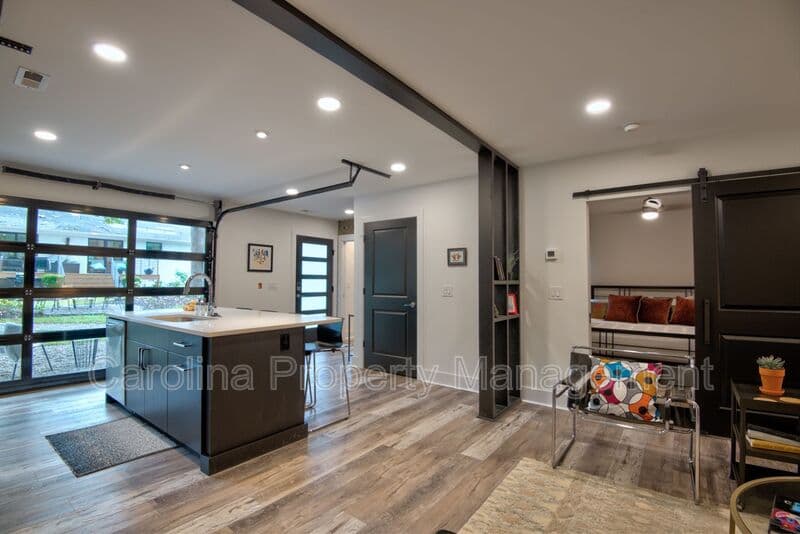 Charlotte House: 3945 Rockfern Rd