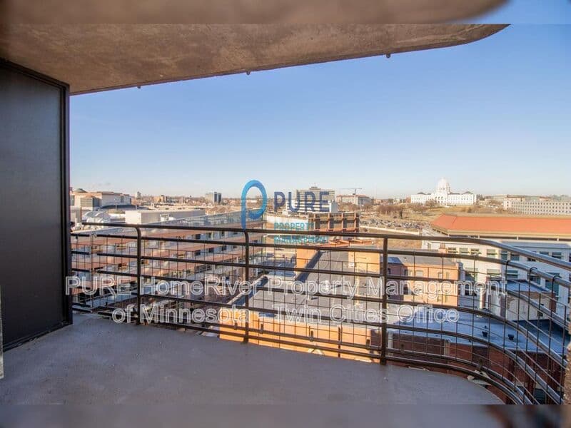 Saint Paul Condo: 26 10th St W
