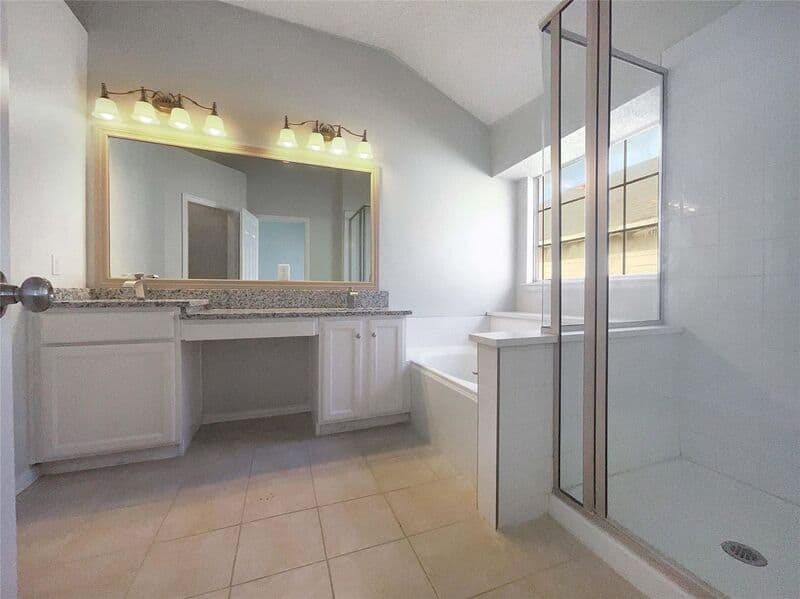 Lewisville House: 1216 Longhorn Dr