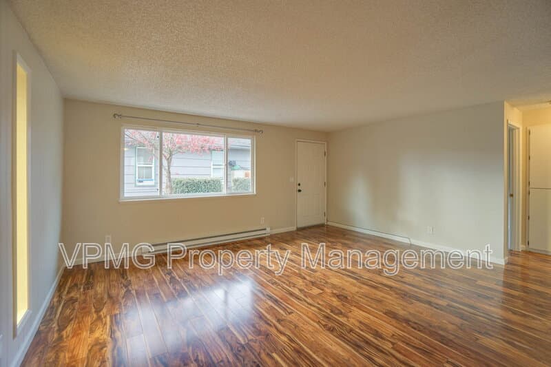 Vancouver Condo: 3208 M St