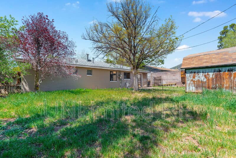 Flagstaff House: 2926 N Steves Blvd