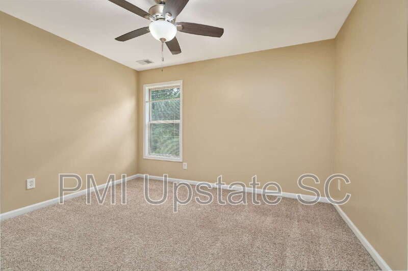 Simpsonville House: 218 Marefair Ln