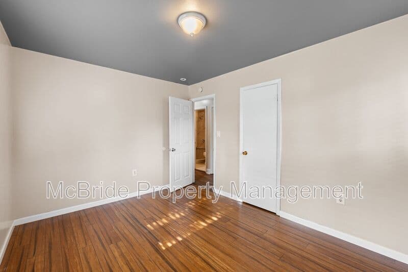 Augusta House: 2325 Cadden Road