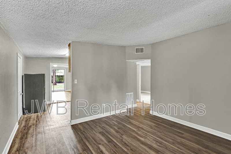 Jacksonville House: 10517 Ashby Rd