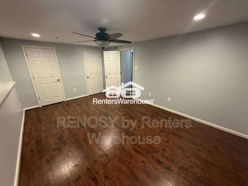 Edgewood House: 907 Woodbridge