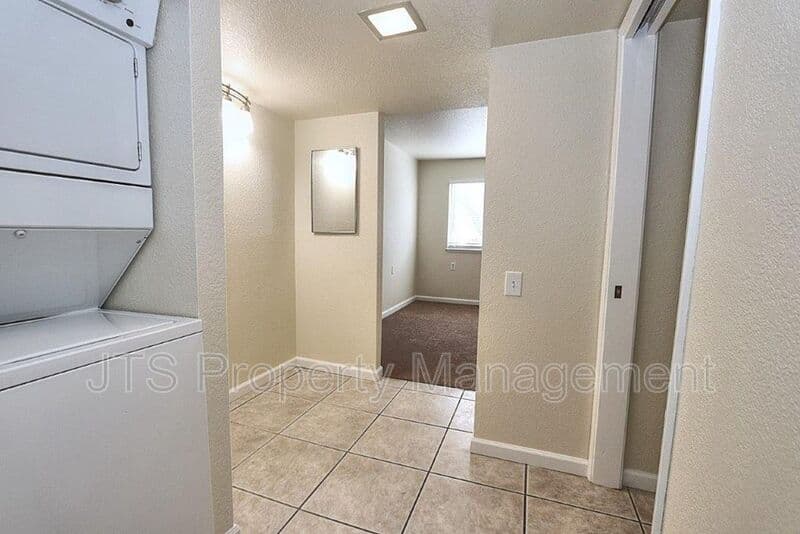 Sacramento Condo: 1019 Dornajo Way