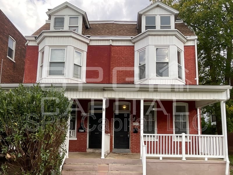 York House: 231 W Jackson St