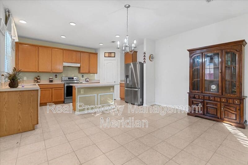 Fort Worth House: 6309 Maritime St