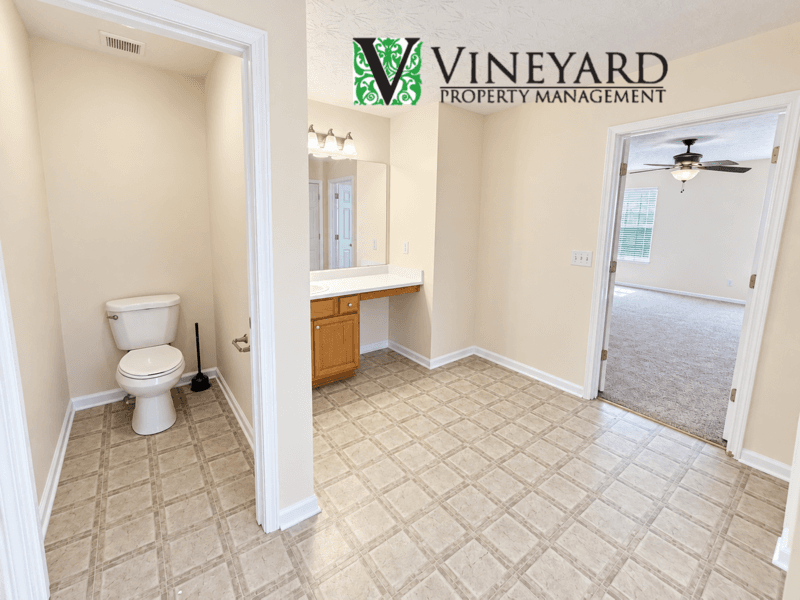 Acworth House: 3713 Crescent Hill Lane NW