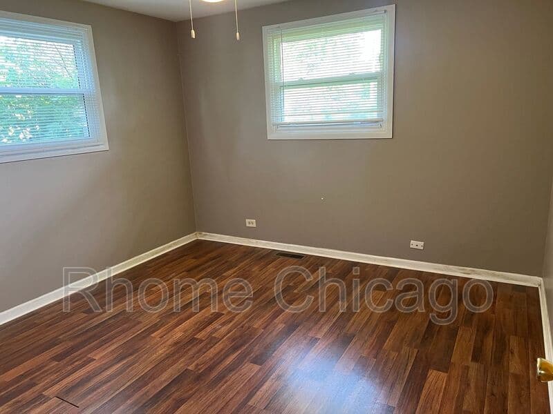 Carol Stream House: 564 Chippewa Trail