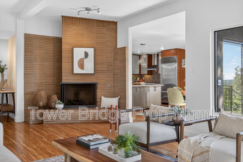 Fair Oaks House: 3937 Orangewood Dr