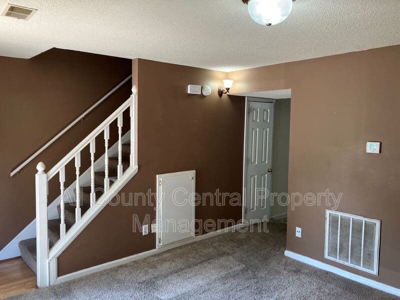 Birmingham House: 4717 Cheshire Circle
