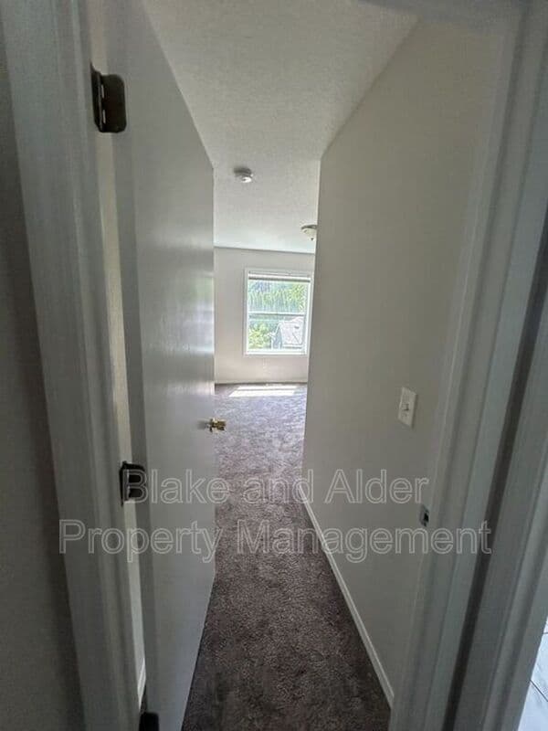 Portland House: 5609 SE 117TH Ave