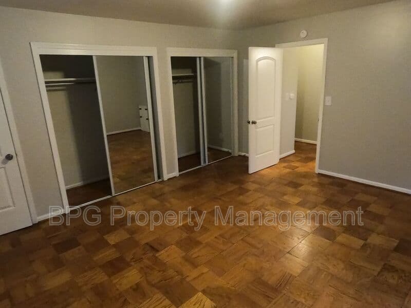 Warrenton Condo: 394 Jackson Street