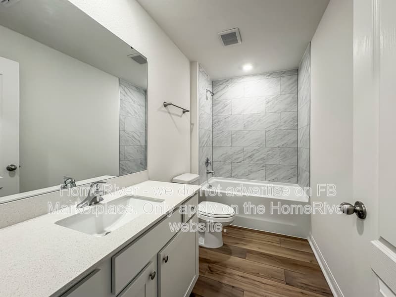 Jacksonville House: 6918 Myrtle Oak Rd