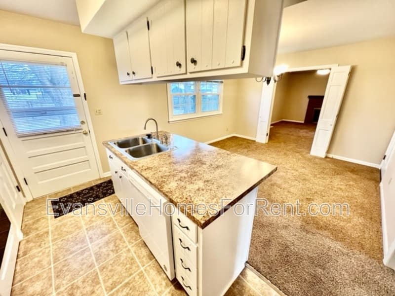 Evansville House: 4210 Keck Ave