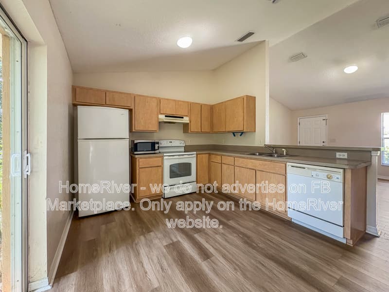 Summerfield House: 4898 SE 137th Pl