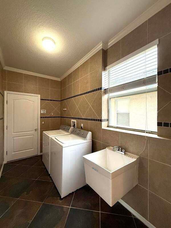 Riverview House: 11335 Village Brook Drive