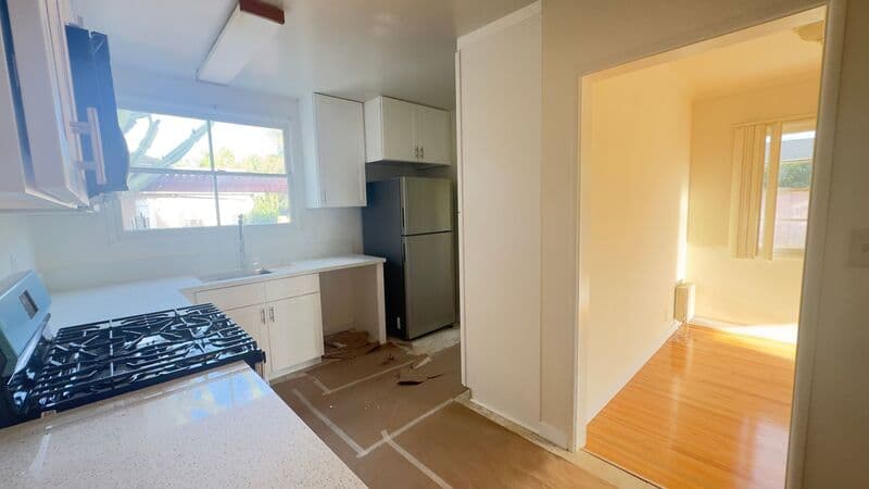 Glendora House: 427 E Haltern Ave