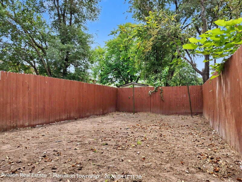 Hamilton House: 1275 Hamilton Avenue