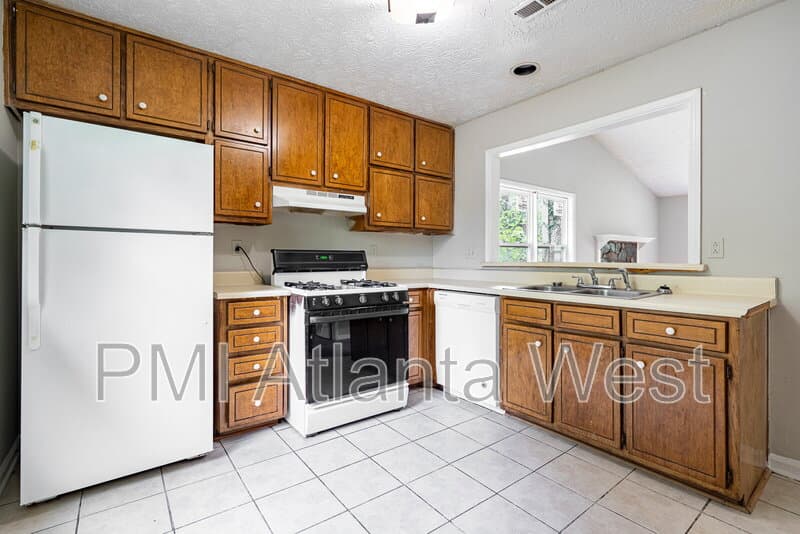 Atlanta Condo: 5793 Williamsburg Trce