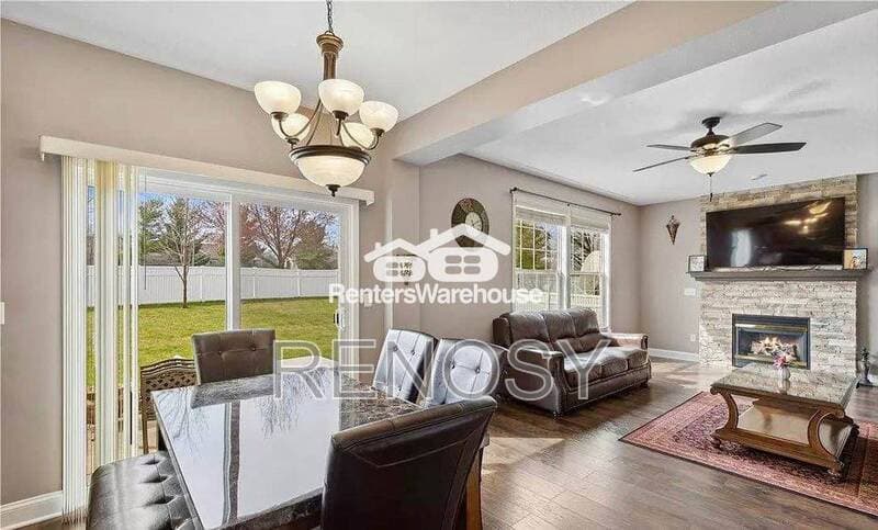 West Des Moines House: 7744 Cottonwood Ln