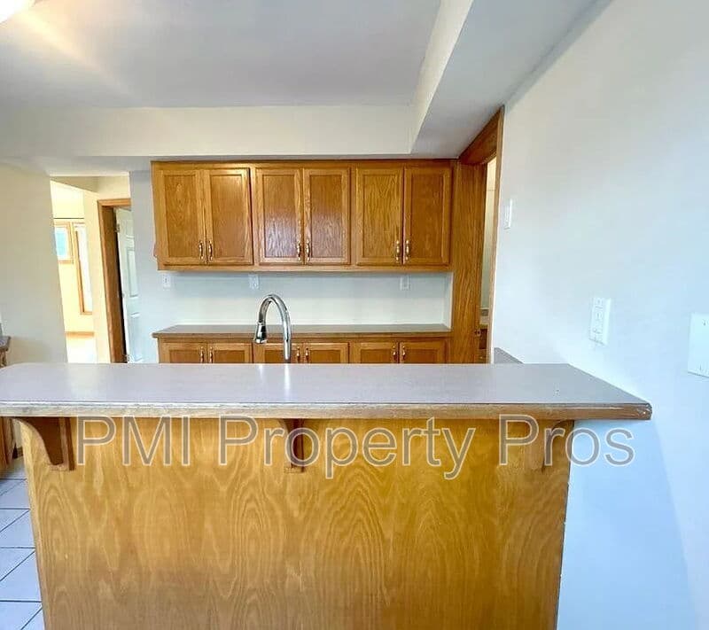 Waukesha Condo: 424 W College Ave