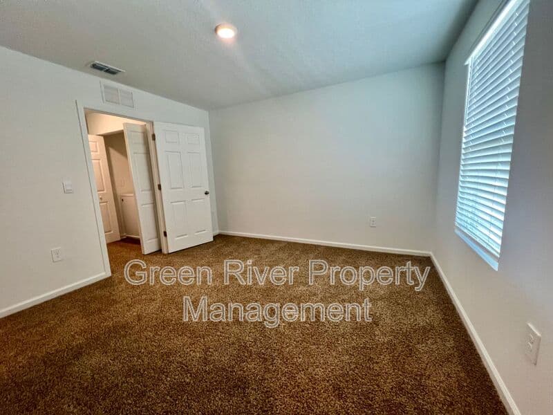 Middleburg House: 827 Rivertree Place