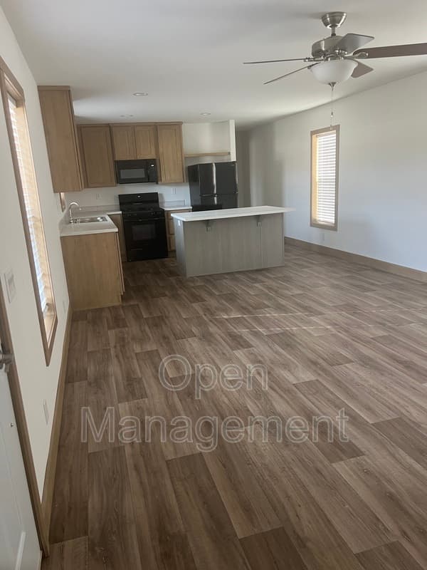 West Fargo House: 825 1st Ave