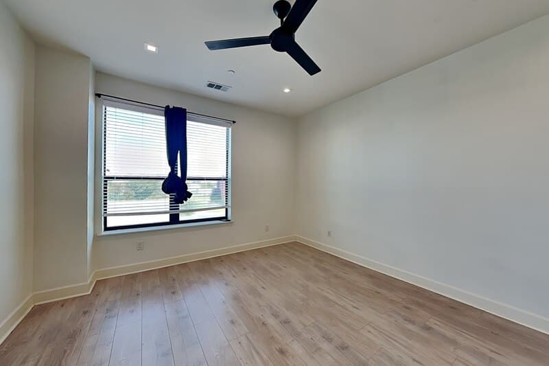 Dallas Townhome: 2000 Park Ave